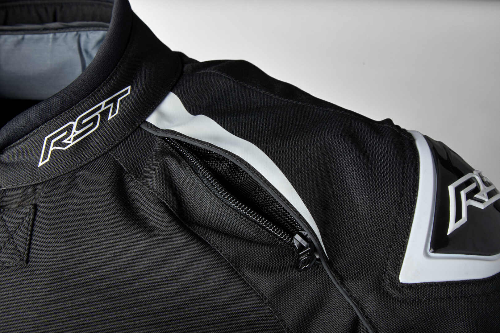 RST Tractech EVO 5 waterproof Motorcycle Textile Jacket black/white M Figure 5