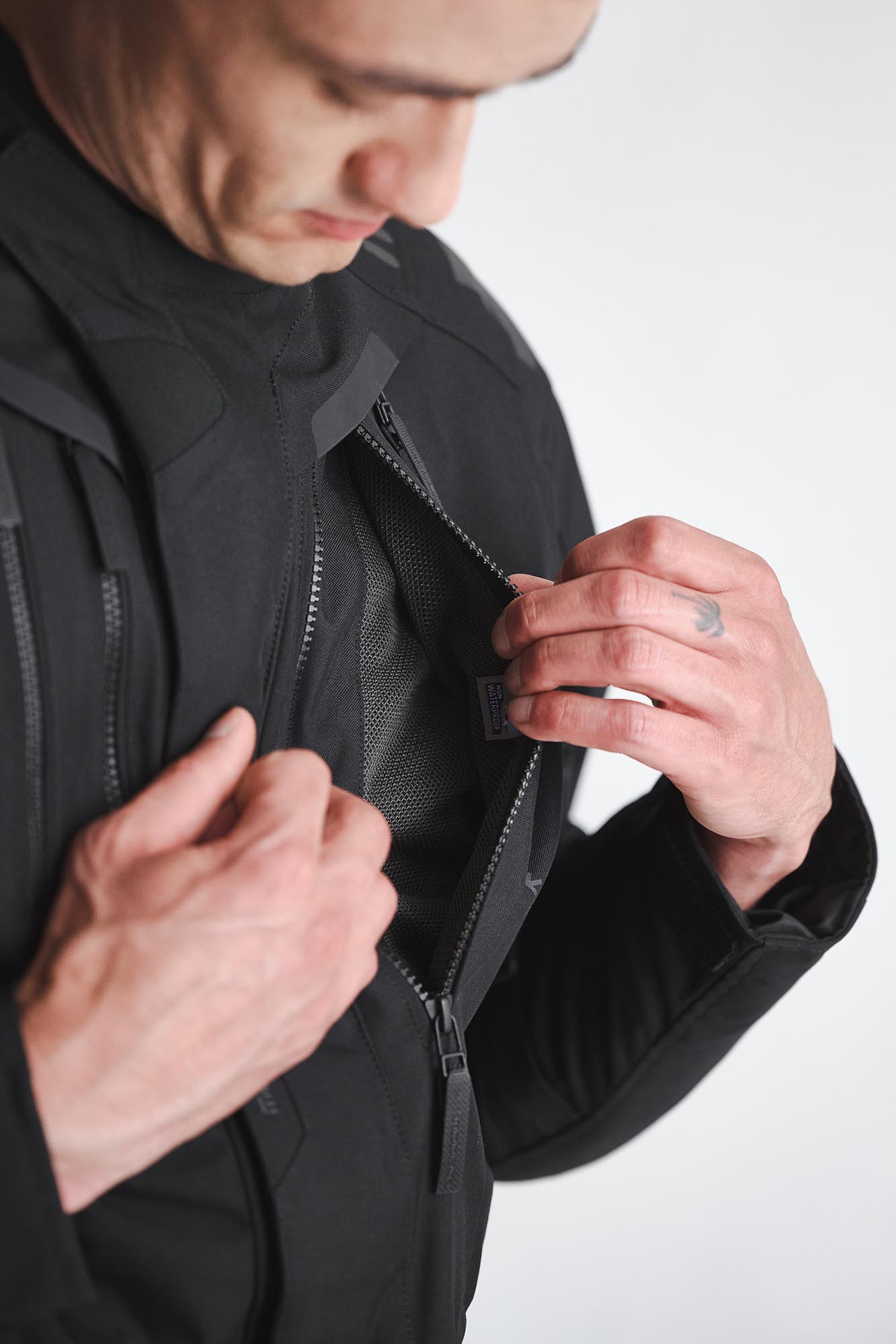 Modeka Striker III Motorrad Textiljacke hellgrau/schwarz L Abbildung 4