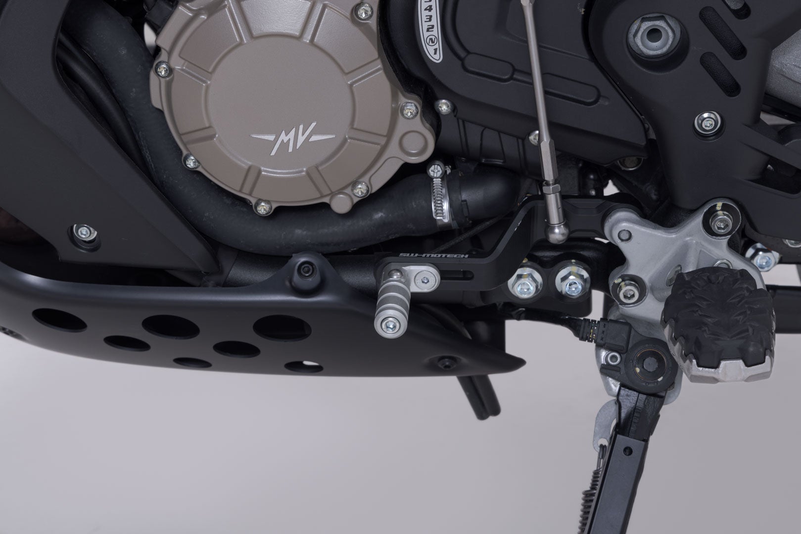 SW-Motech Gear lever - MV Agusta Enduro Veloce (24-). Figure 4