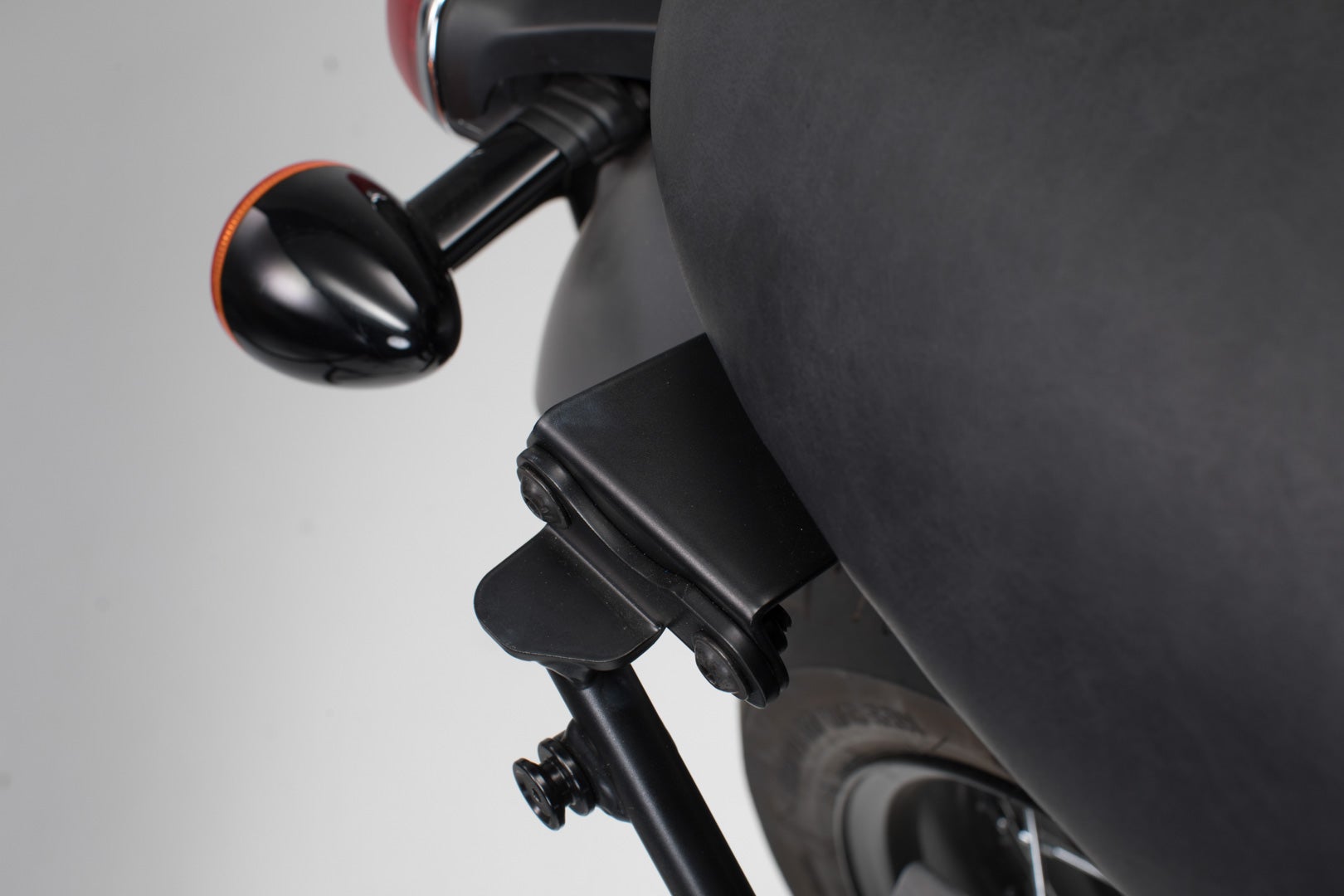 SW-Motech adaptér pre SLC + V-LOC bočný nosič vpravo - Pre Bonneville T100/120 (15-) bez prechodovej lišty. Obrázok 1