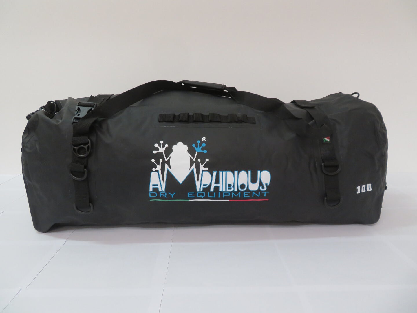 Amphibious Cargo Bolsa impermeable negro 130 litros. Figura 1