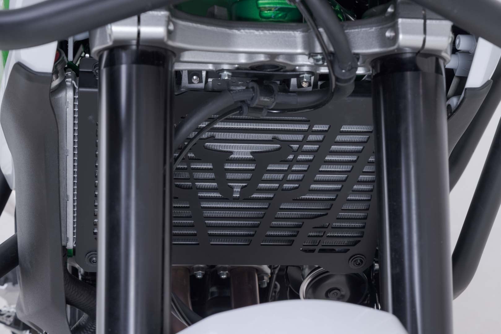 Protector de radiator SW-Motech - Negru. Kawasaki KLE500 / KLE500 SE (26-). Figura 4