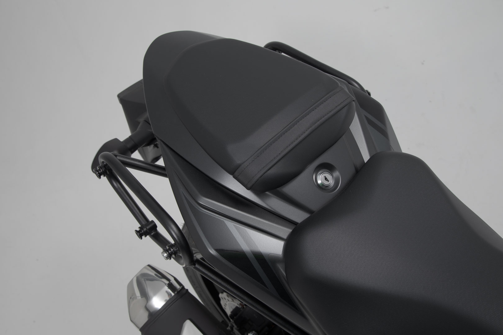Sistem lateral SW-Motech URBAN ABS - 2x 16,5 l. Suzuki GSX-S 750 (16-). Figura 4