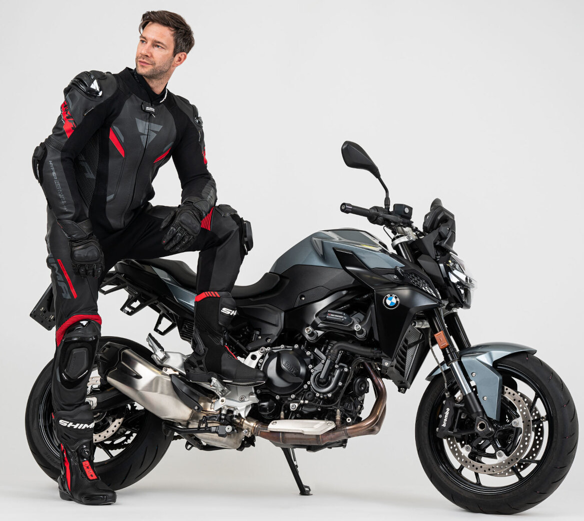 SHIMA Hyper RS perforated One Piece Motorcycle Leather Suit black/red 50 Figure 4