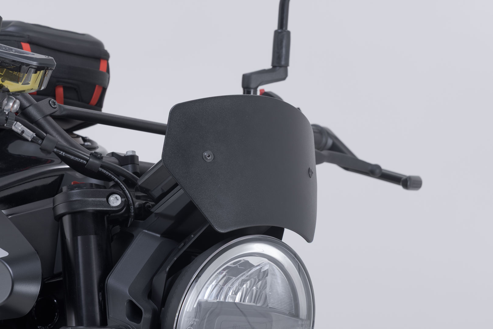 Parbrizul SW-Motech - Negru. Husqvarna Svartpilen 801 (24-). Figura 3
