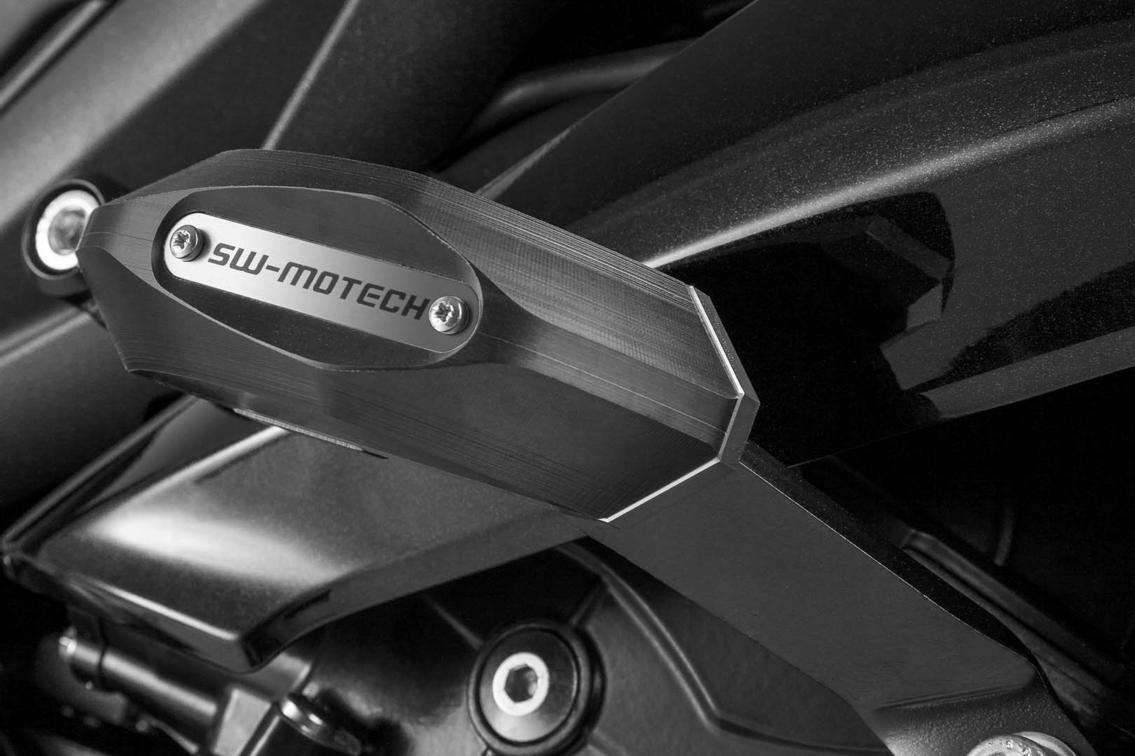 Kit SW-Motech Frame slider - Negru. Triumph Street Triple (12-) / Rx (15-). Figura 3