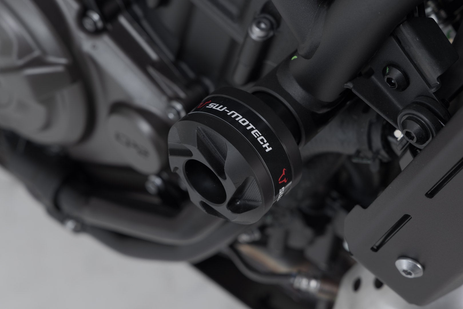 SW-Motech Frame slider kit - Black. Yamaha XSR700 (15-) / XTribute (19-). Figure 5