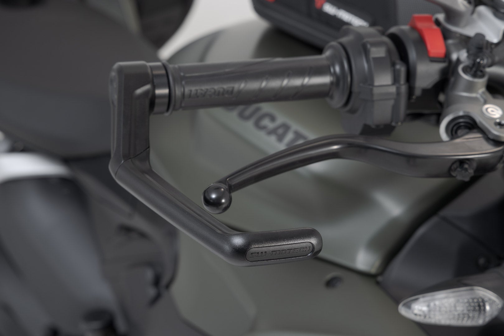 SW-Motech Hebelschützer - Schwarz. Aprilia-, Ducati-, Triumph-Modelle. Abbildung 5