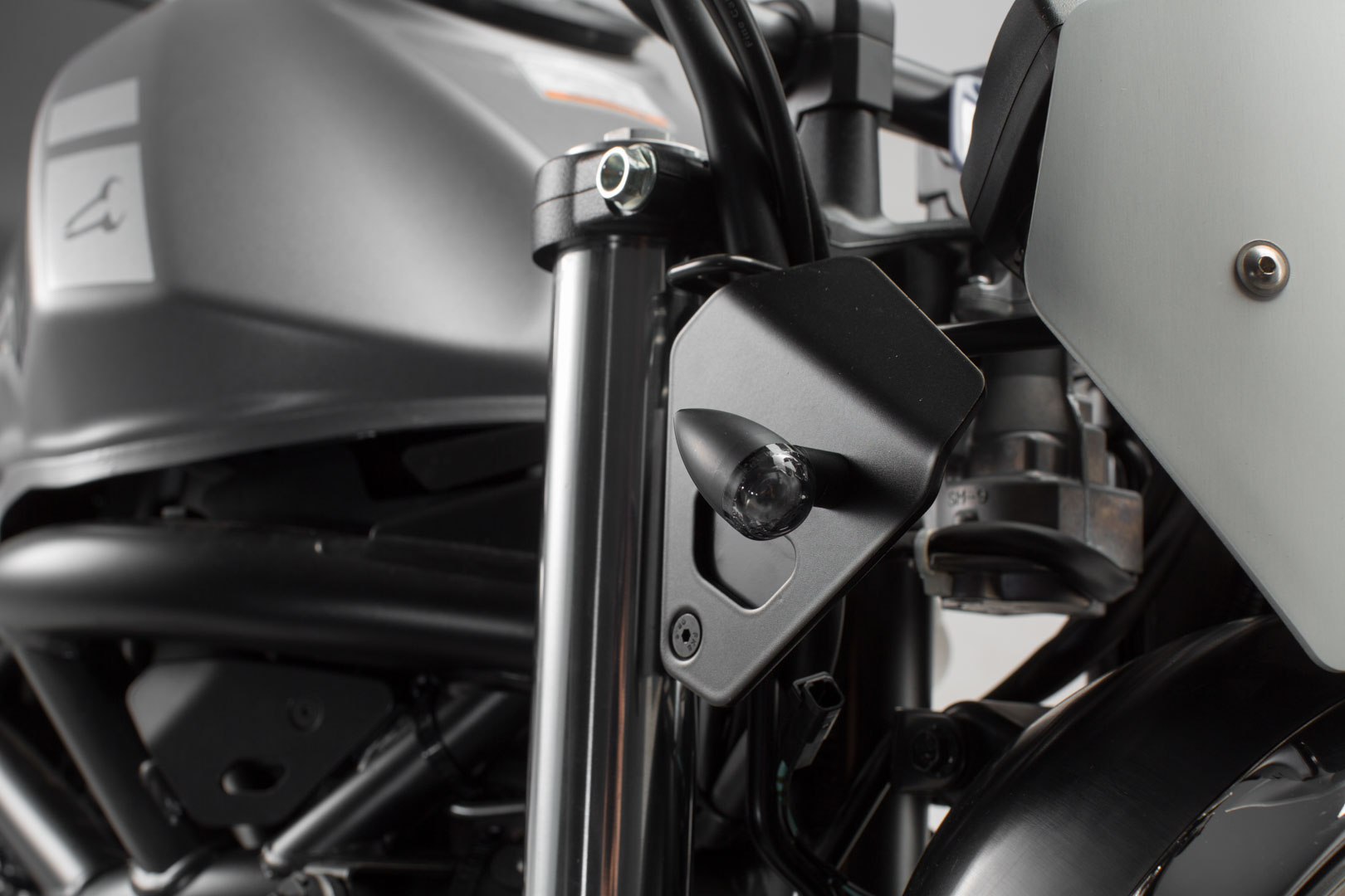SW-Motech Indikatoruppsättning inkl. motstånd - Suzuki SV650 ABS (15-). Figur 2