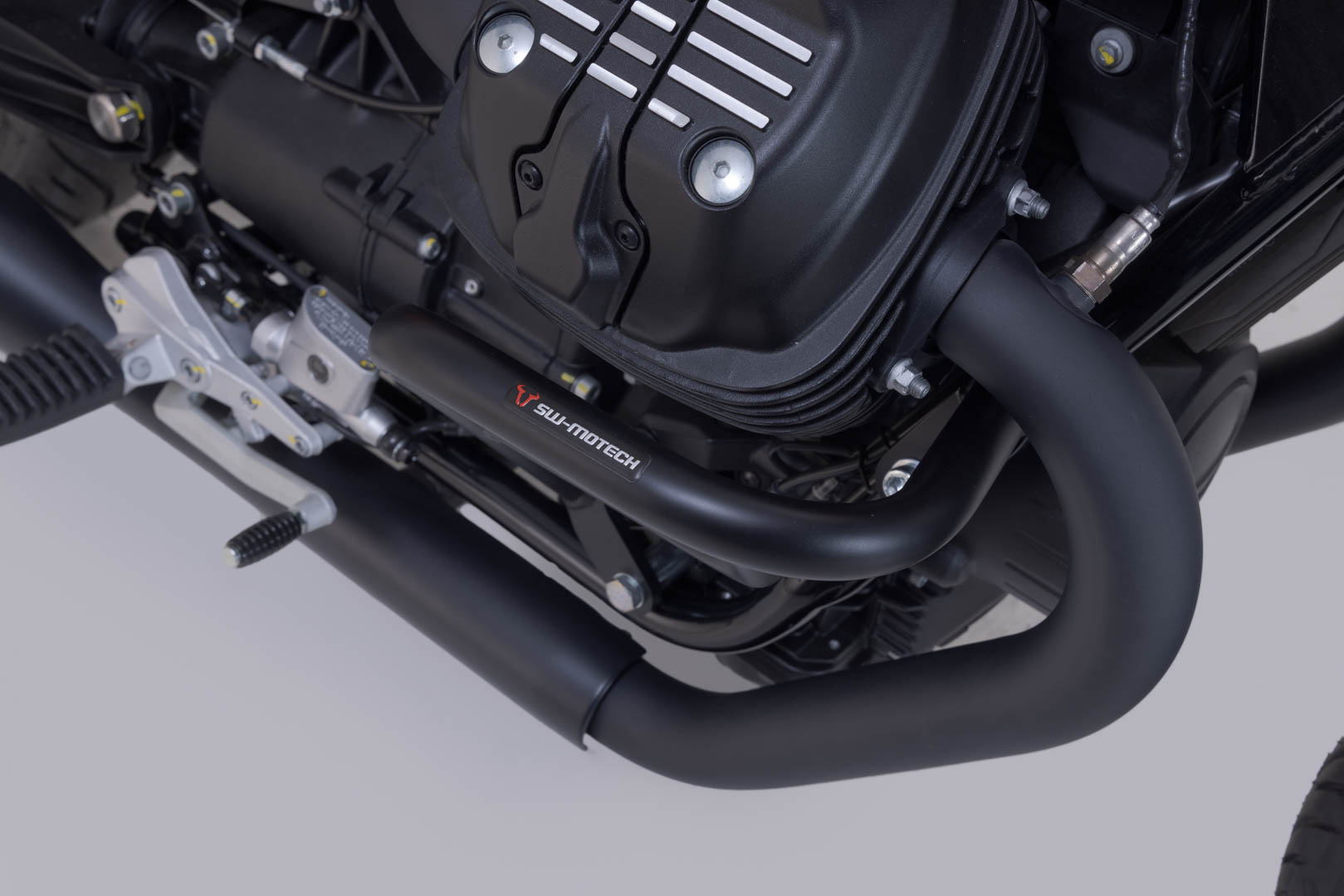 SW-Motech Krockbåge - Svart. Moto Guzzi V7/V9 modeller. Figur 4