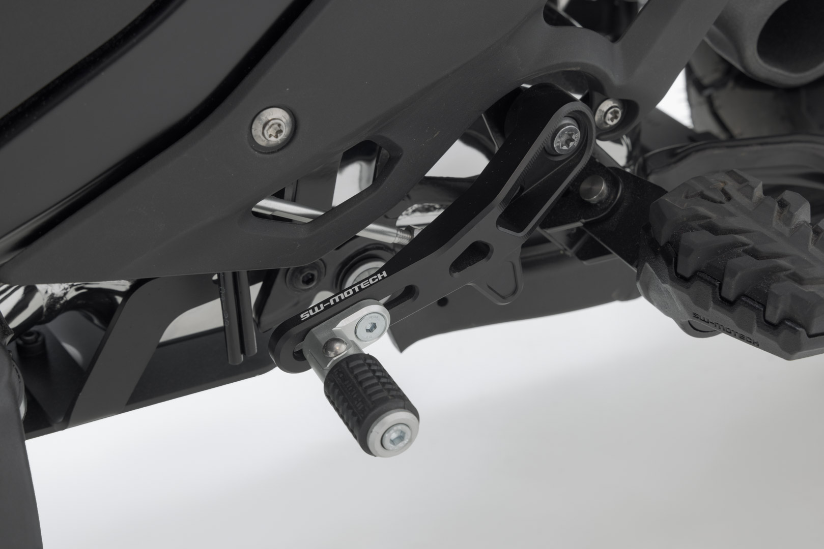 Schimbător SW-Motech - BMW R 1300 GS (23-)/Avansat (24-), R 1300 R/RS (25-). Figura 2