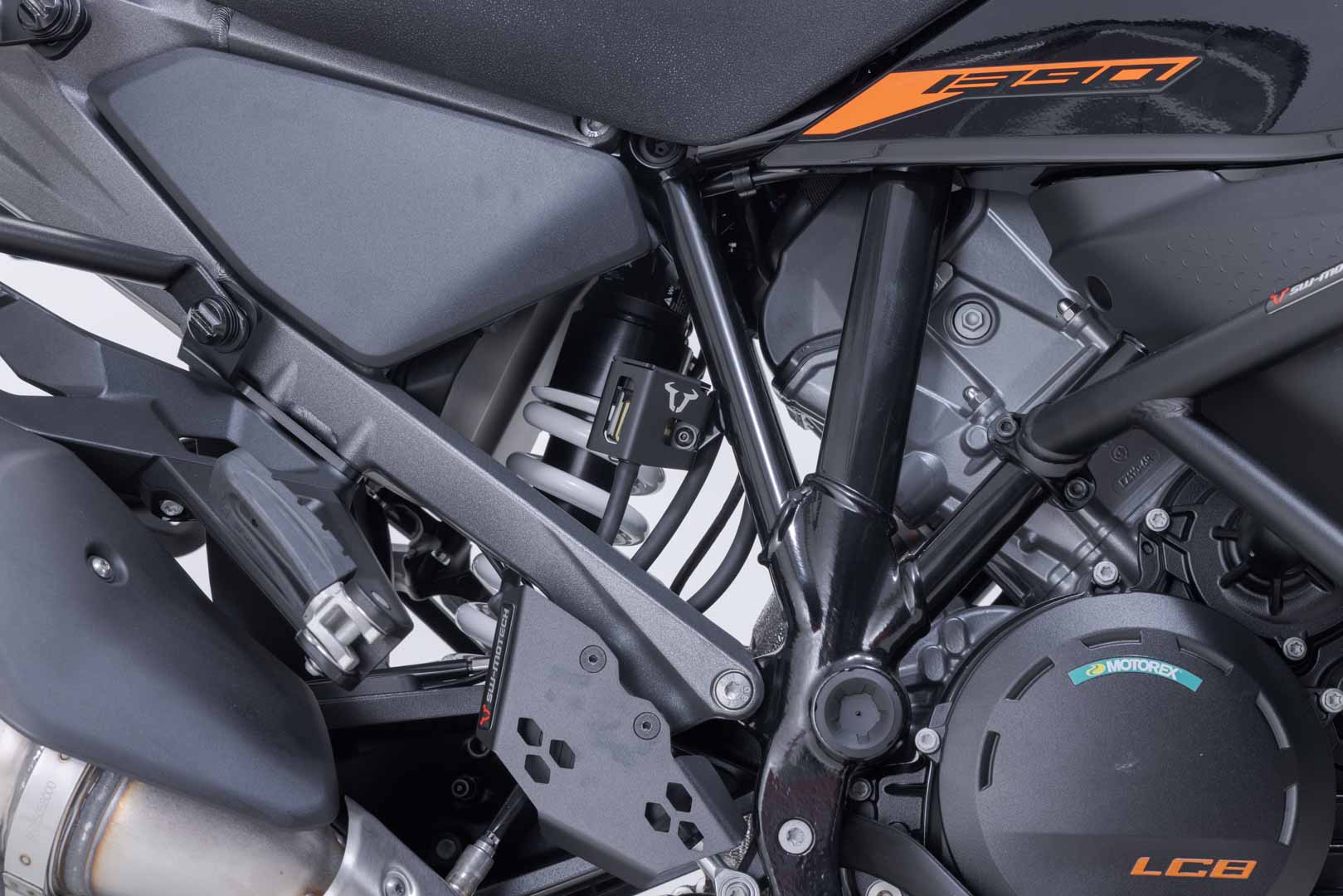 SW-Motech bromsvätskebehållareskydd - svart. BMW / Ducati / KTM / Husqvarna-modeller. Figur 2