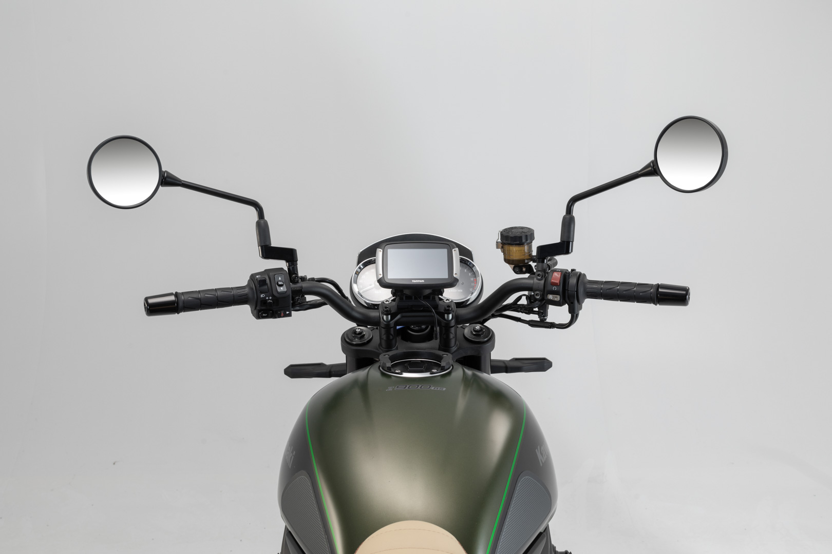 SW-Motech GPS-fäste för cockpit - Svart. Kawasaki Z900RS/ Café / SE (17-). Figur 4