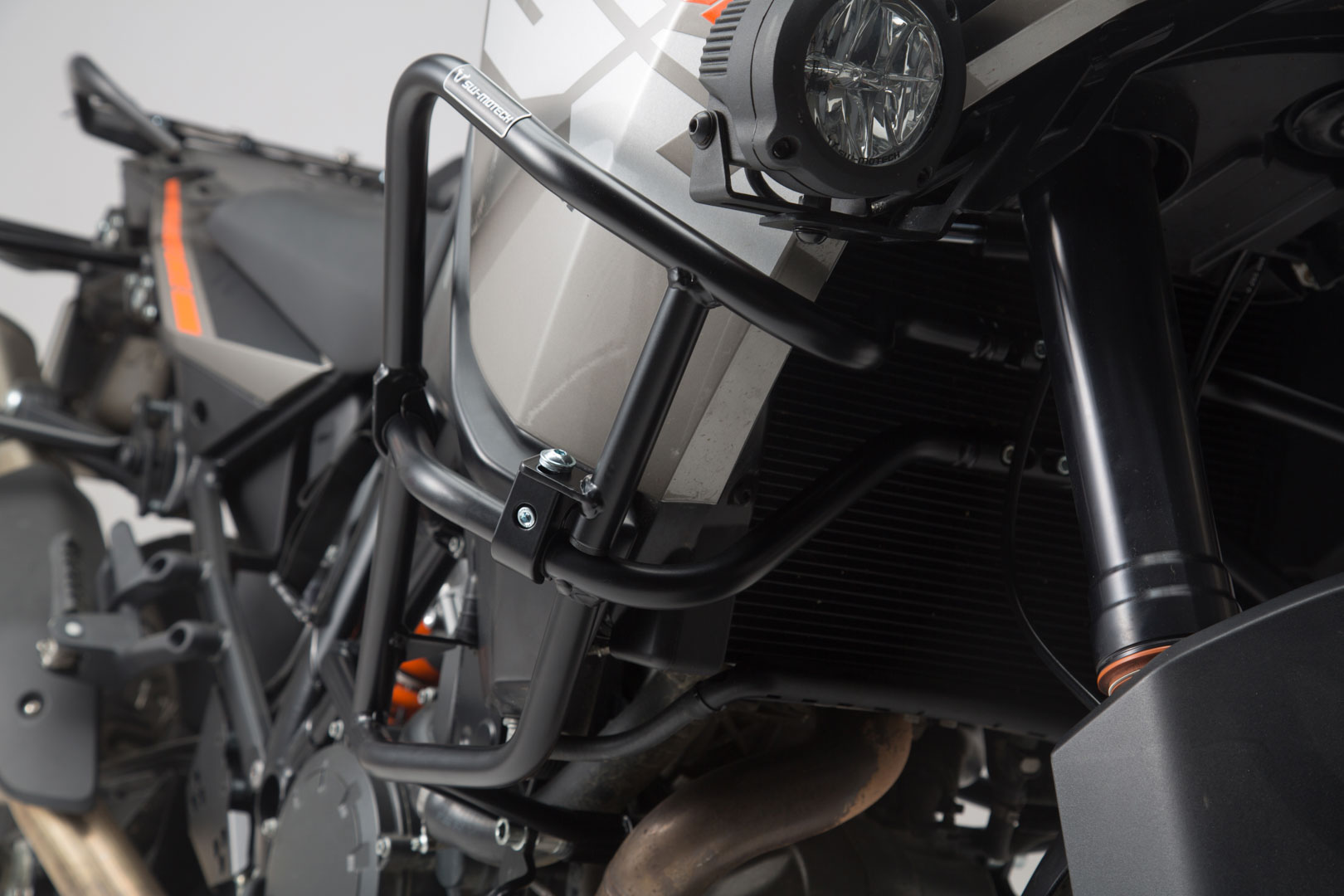 SW-Motech Övre kraschstång för orig. KTM kraschstång - Svart. 1290 SAdv R / S (16-), 1090 Adv (16-). Figur 4