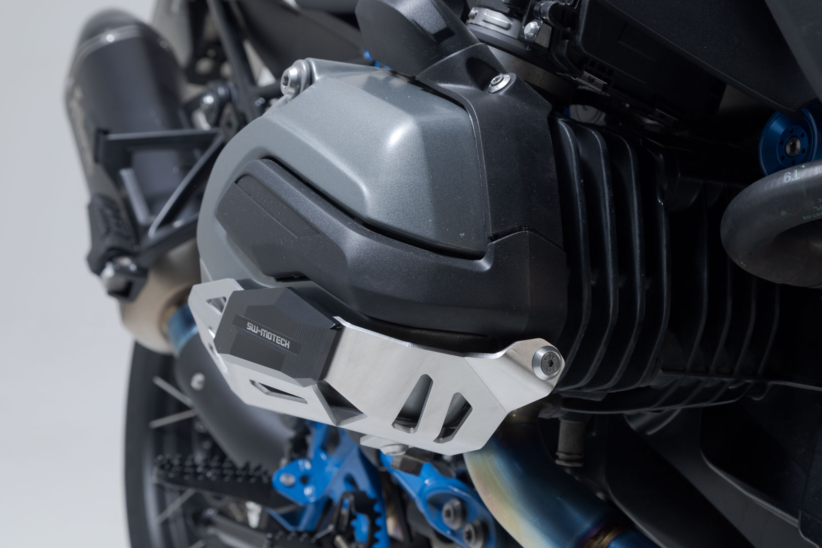 SW-Motech Protecție cilindrică - Negru/Argintiu. Modelele BMW R 1200 (12-18). Figura 4