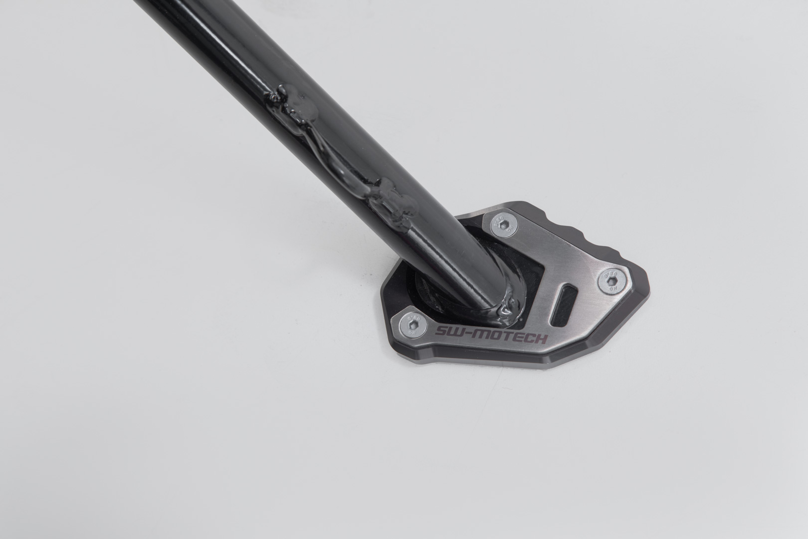 Extensie SW-Motech pentru piciorul lateral - Negru/argintiu. Modele KTM / Husqvarna. Figura 1