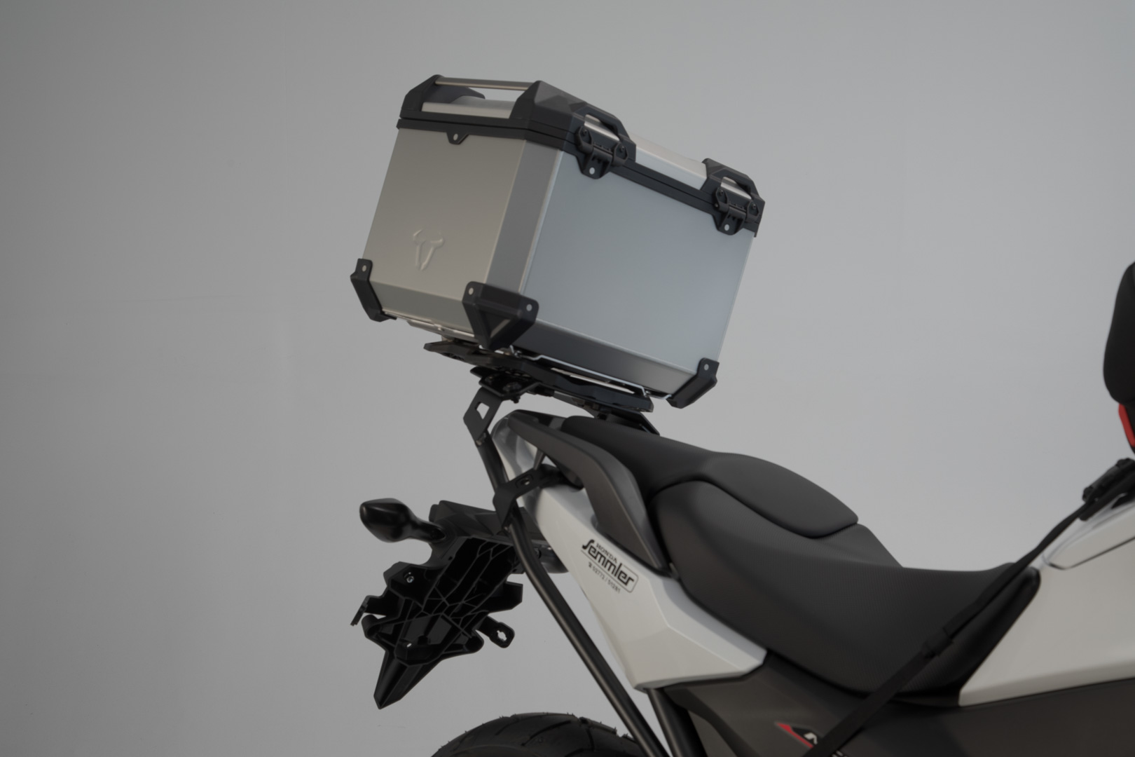 SW-Motech STREET-RACK - Negru. Honda NC750X (16-20)/ NC750S (16-). Figura 5