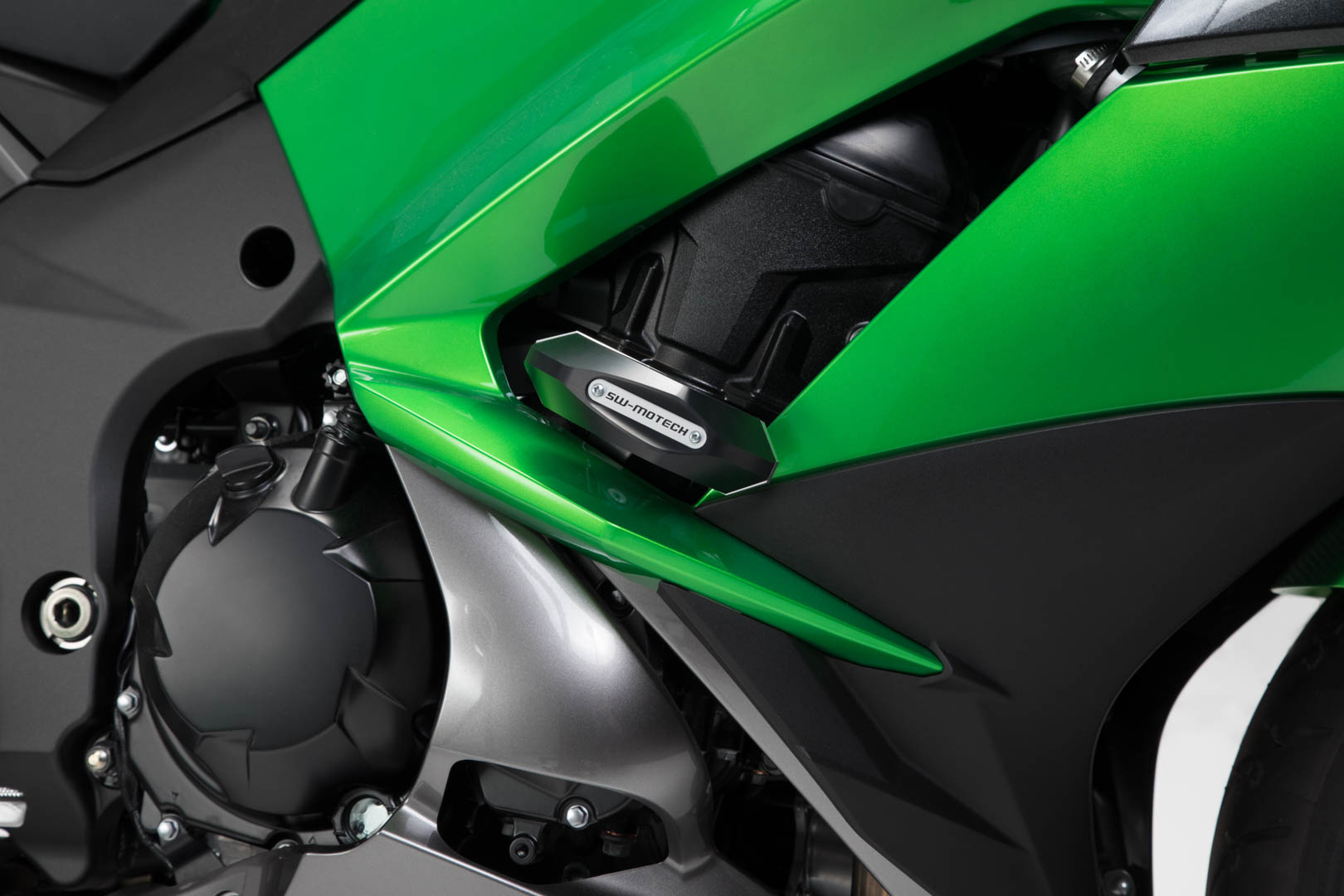 SW-Motech Frame skjutreglage kit - Svart. Kawasaki Z 1000 SX (11-). Figur 3