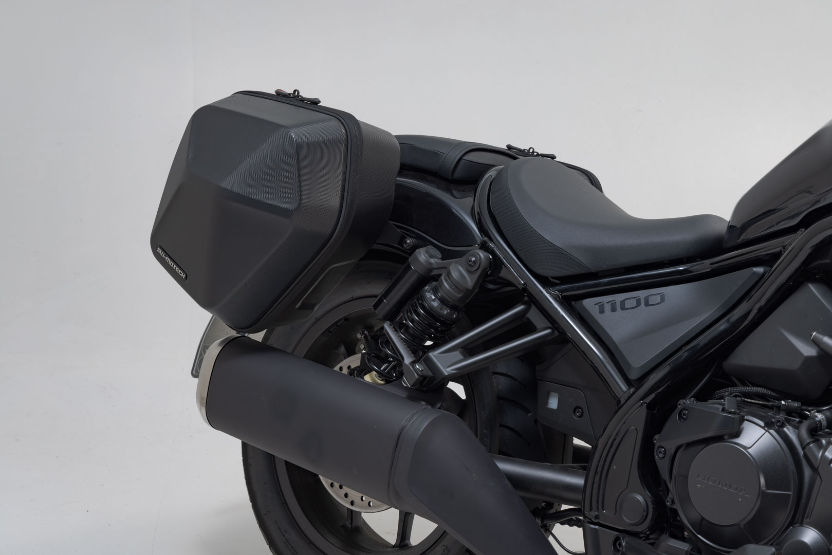 Sistem lateral SW-Motech URBAN ABS - 2x 16,5 l. Honda CMX1100 Rebel (20-). Figura 5