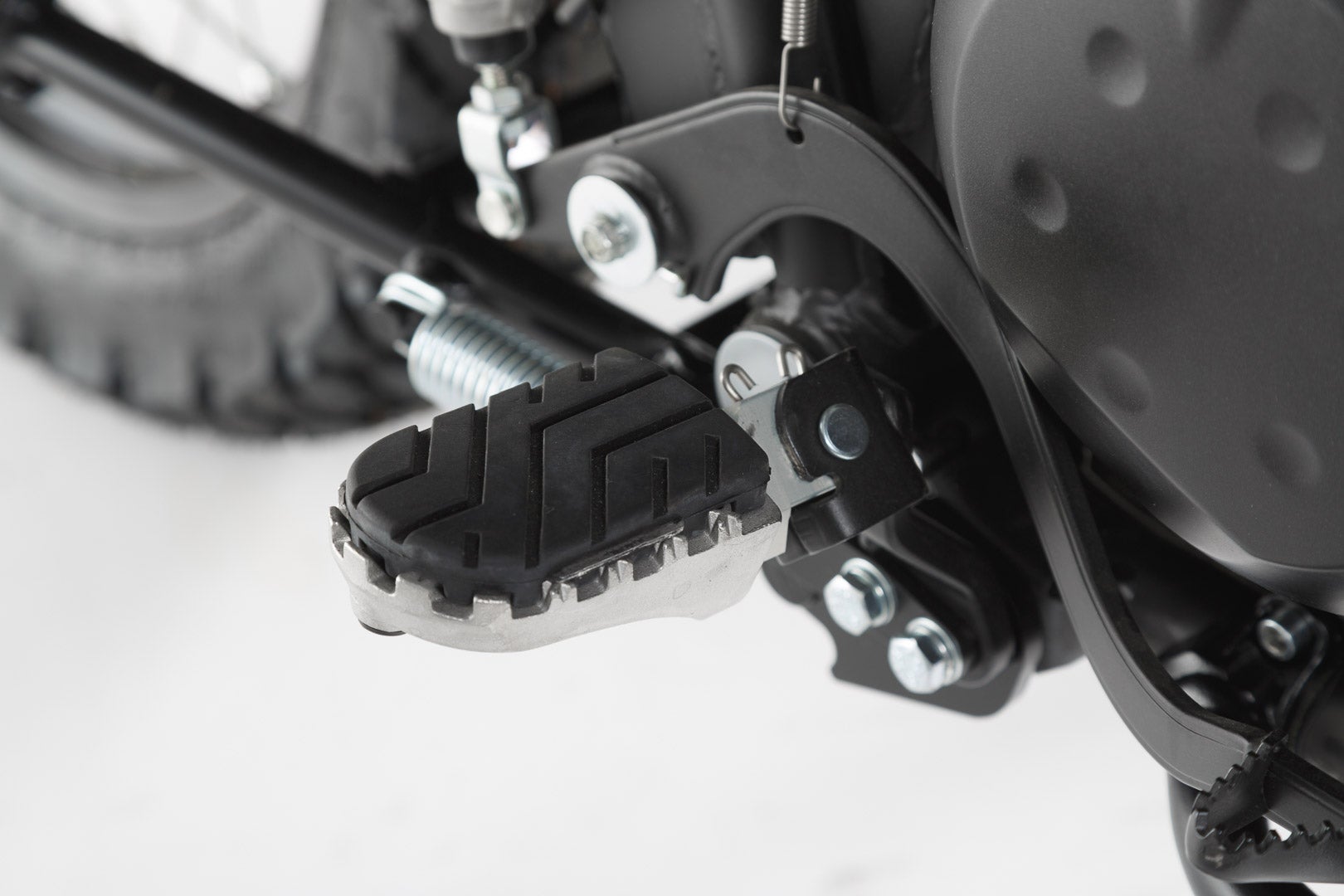 Kit de apoio para os pés SW-Motech ION - Kawasaki KLR 650 (01-18). Figura 1
