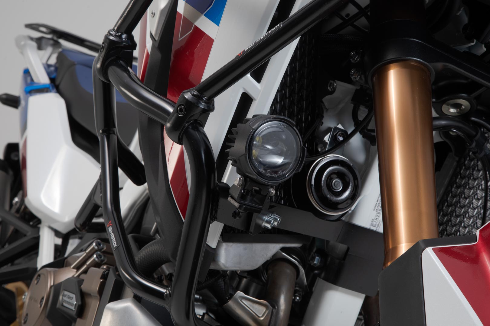 Montura lumină SW-Motech - Neagră. Honda CRF1100L/Adv. Sp. (19-). Fără SBL. Figura 1
