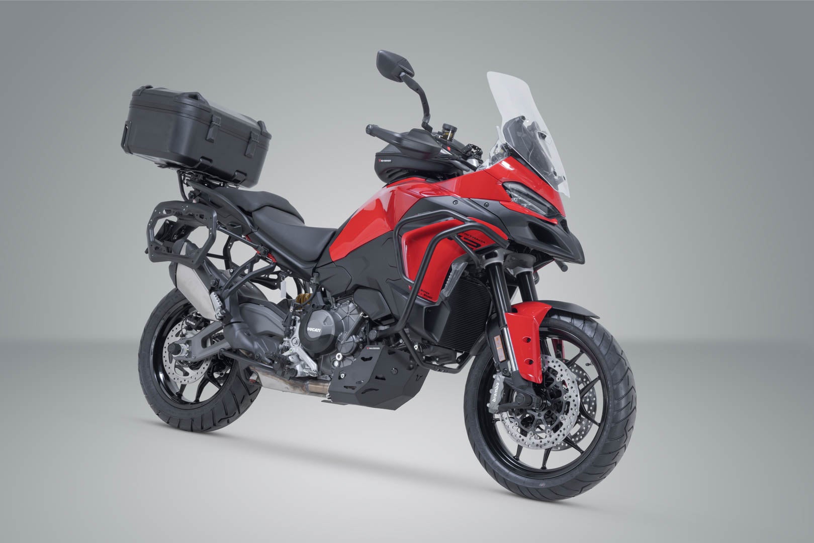 Side view of SW-Motech DUSC XL top case system - Black. 55 l. Ducati Multistrada V2 / V2 2 (24-).