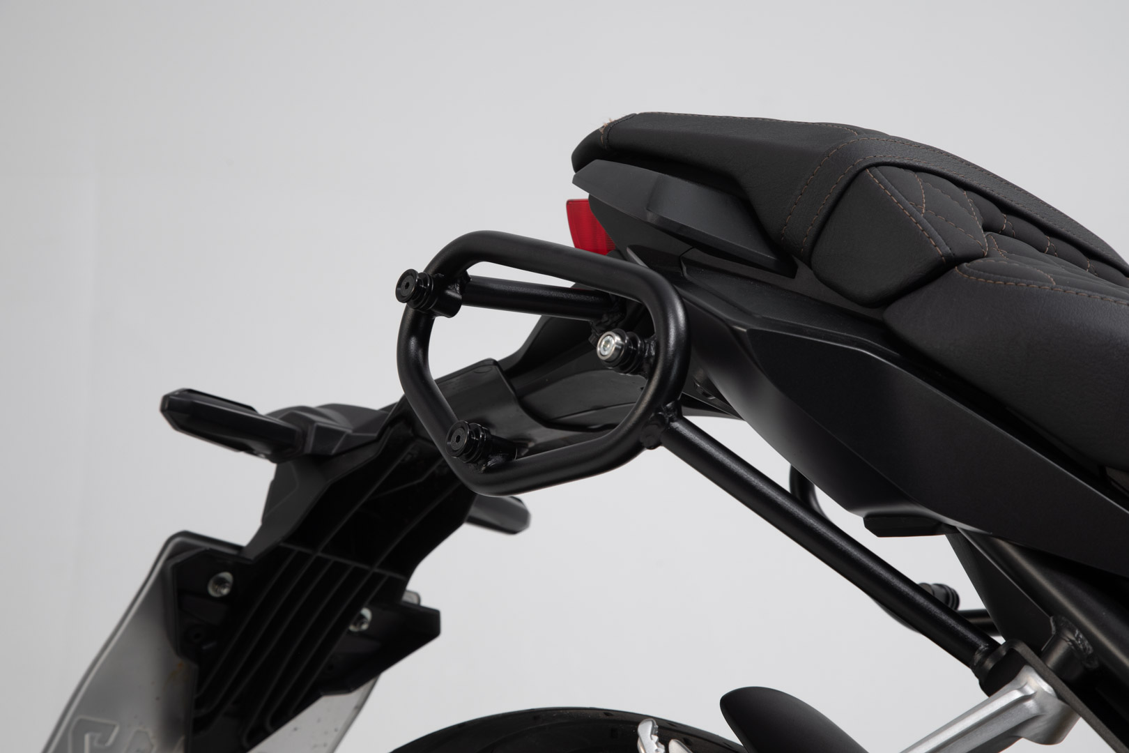SW-Motech URBAN ABS sidofodral - 2x 16,5 l. Honda CBR650R (18-20) / CB650R (18-20). Figur 4