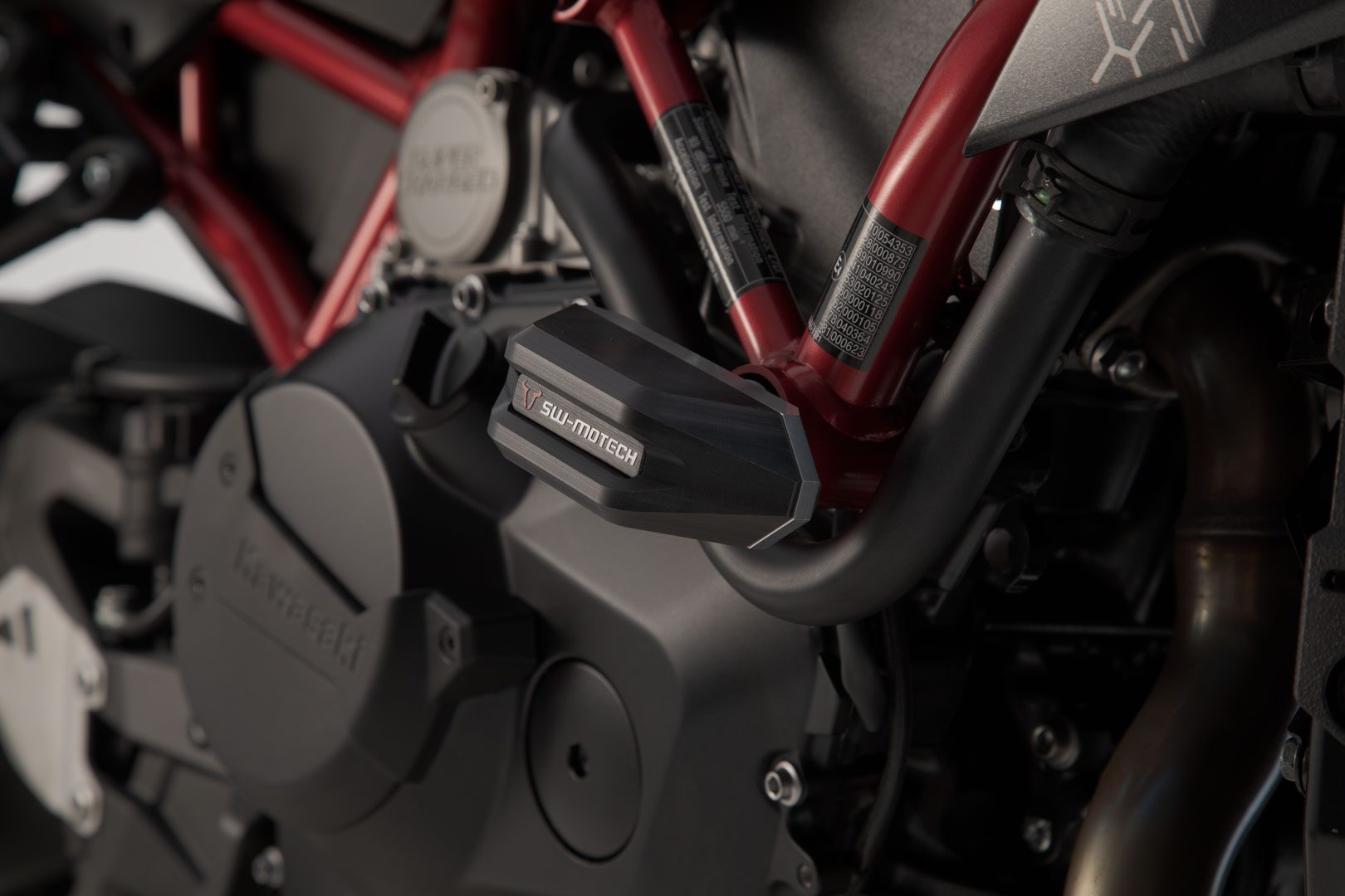 SW-Motech Frame skjutreglage kit - Svart. Kawasaki Z H2 (19-). Figur 2