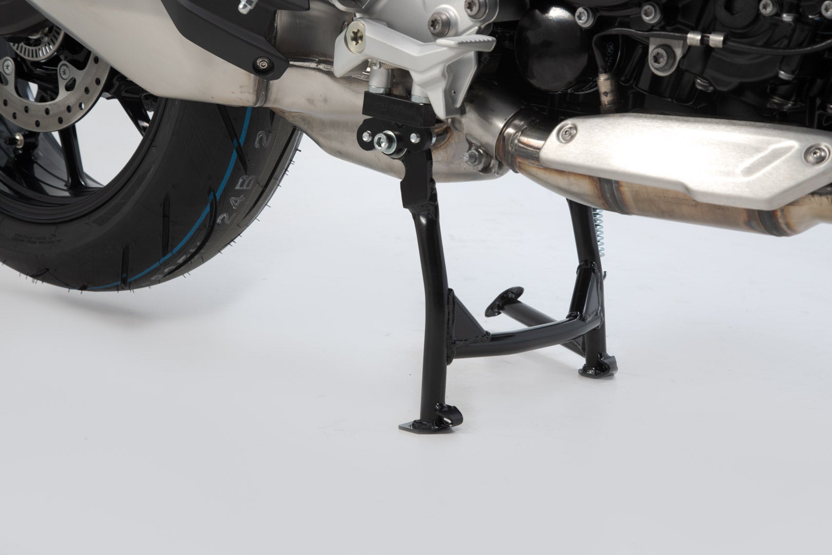 SW-Motech Centerstand - Preto. BMW F 900 R (19-) com bmw baixando. Figura 2