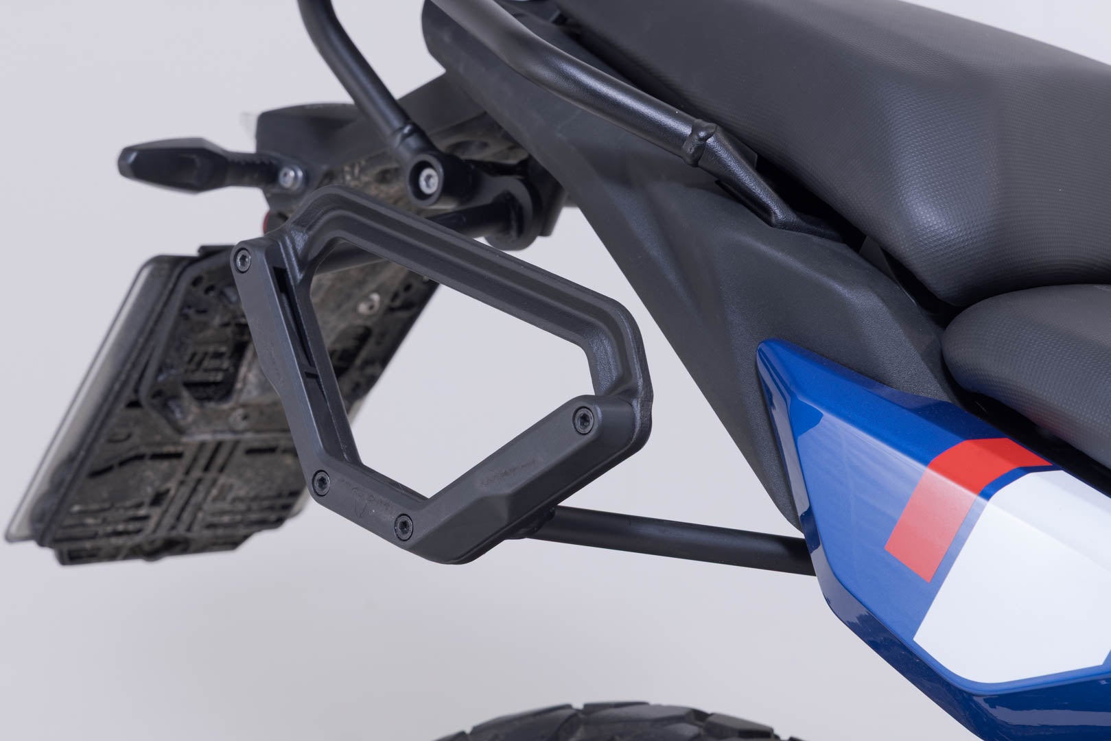 SW-Motech V-LOC Side Carrier right - BMW F 450 GS (25-). For BMW luggage rack. Figure 4