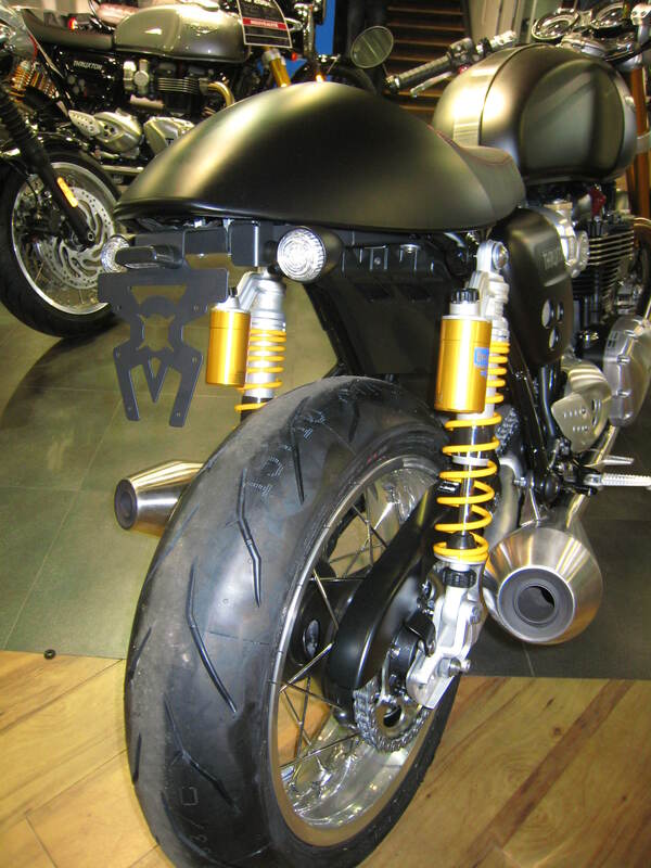 Design de acces Suport pentru plăcuțe pentru aripa roții Black Triumph Thruxton 1200 Figura 9