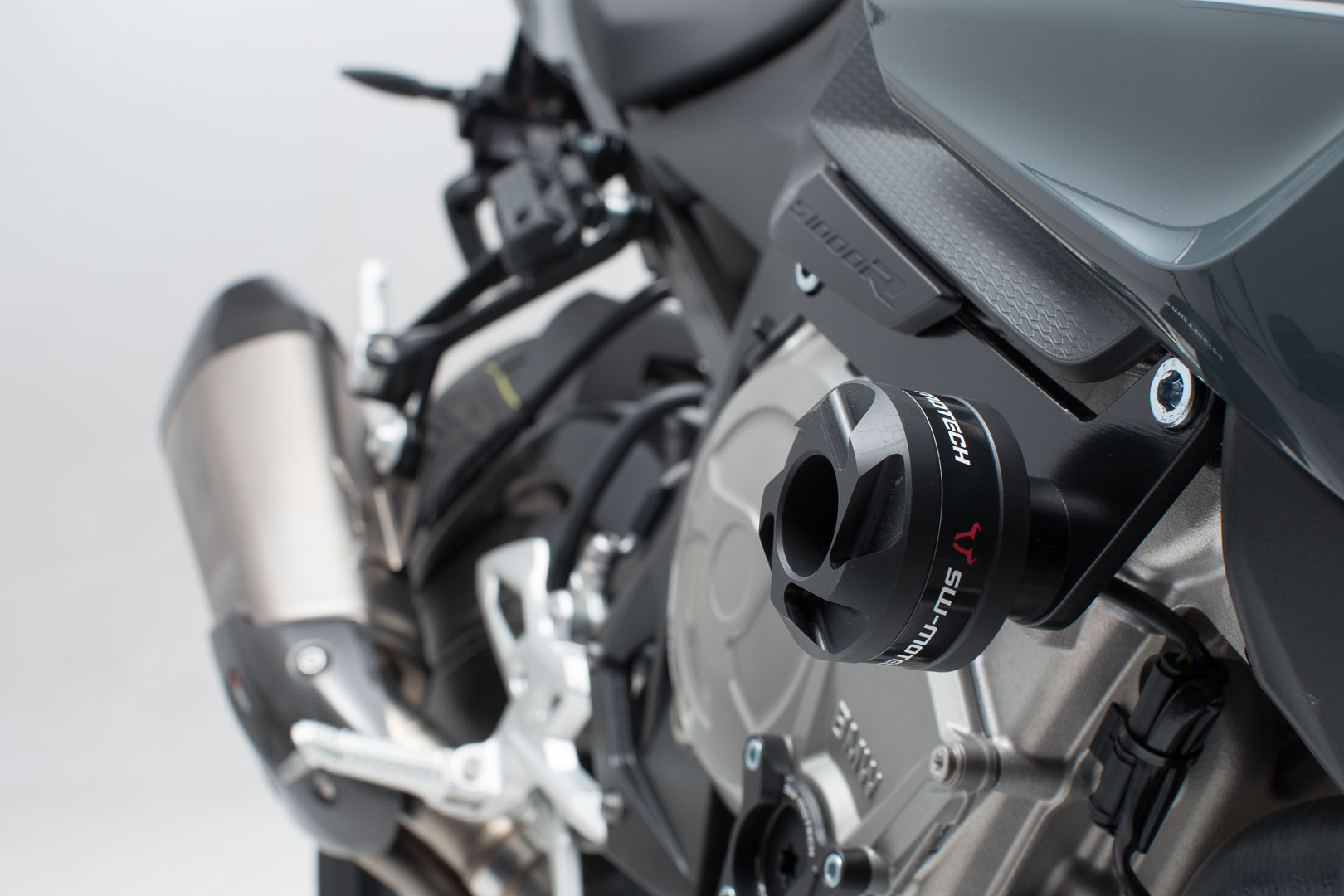 Kit SW-Motech Frame slider - Negru. BMW S 1000 R (16-20). Figura 1
