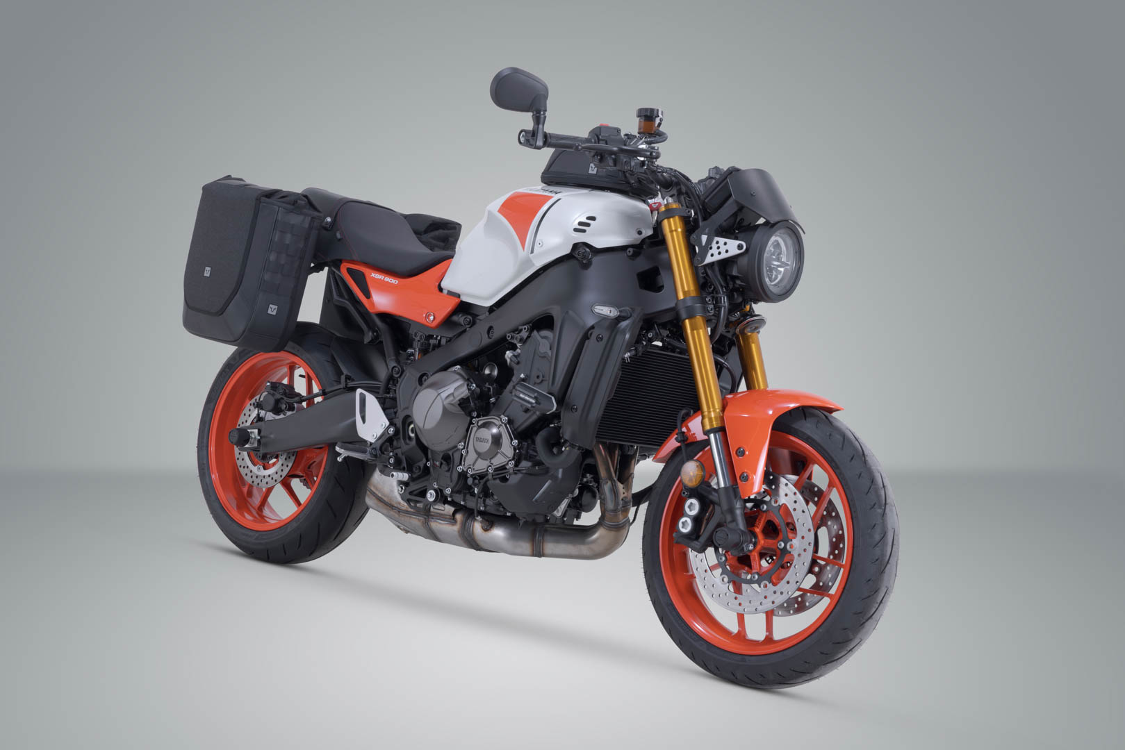SW-Motech Legend Gear Side Bag system V-LOC - 16/16 l. Yamaha XSR900 (21-), XSR900 GP (23-). Figur 2