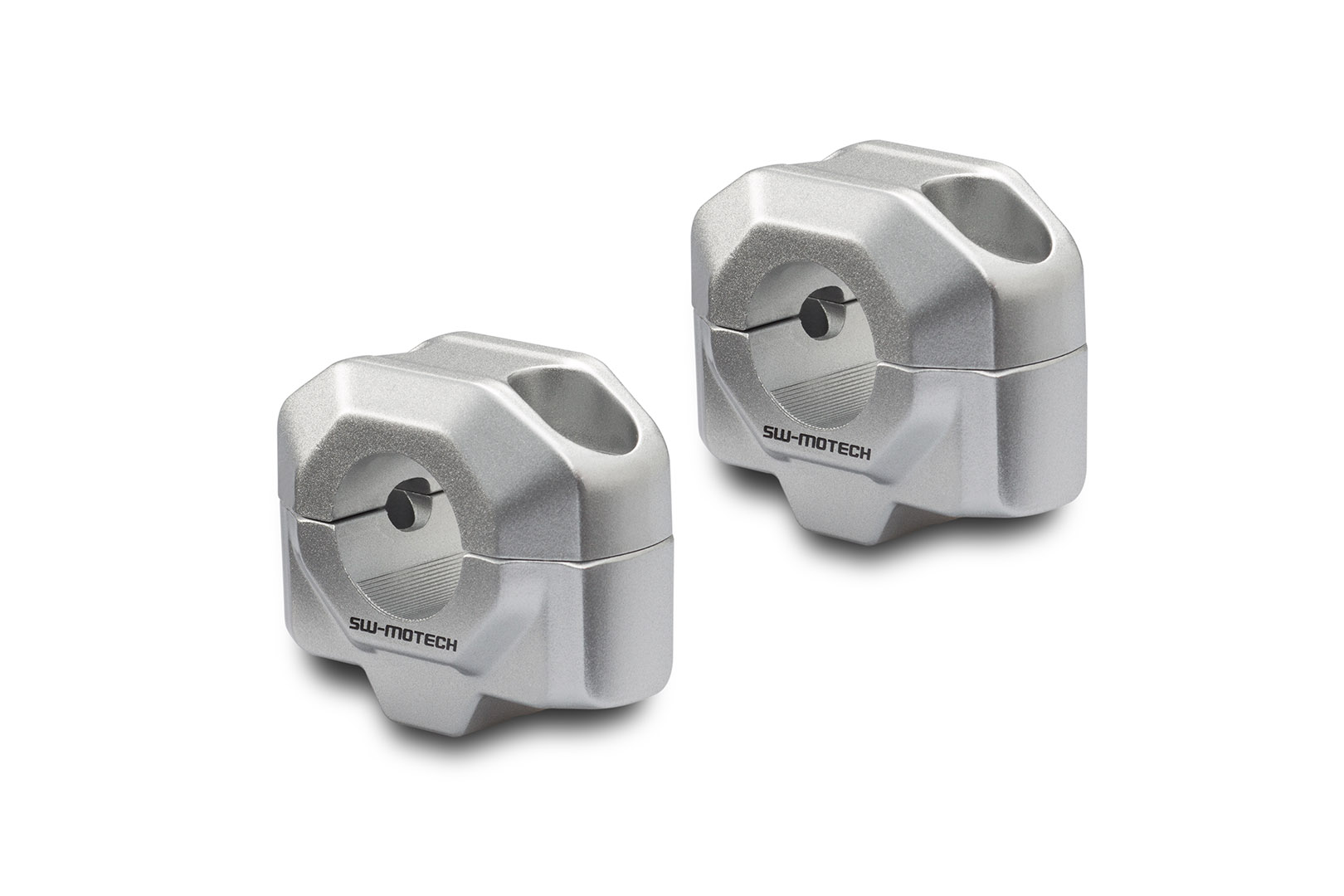 Ridicător SW-Motech pentru ghidonul Ø 22 mm - H=20 mm. Argintiu. Figura 1