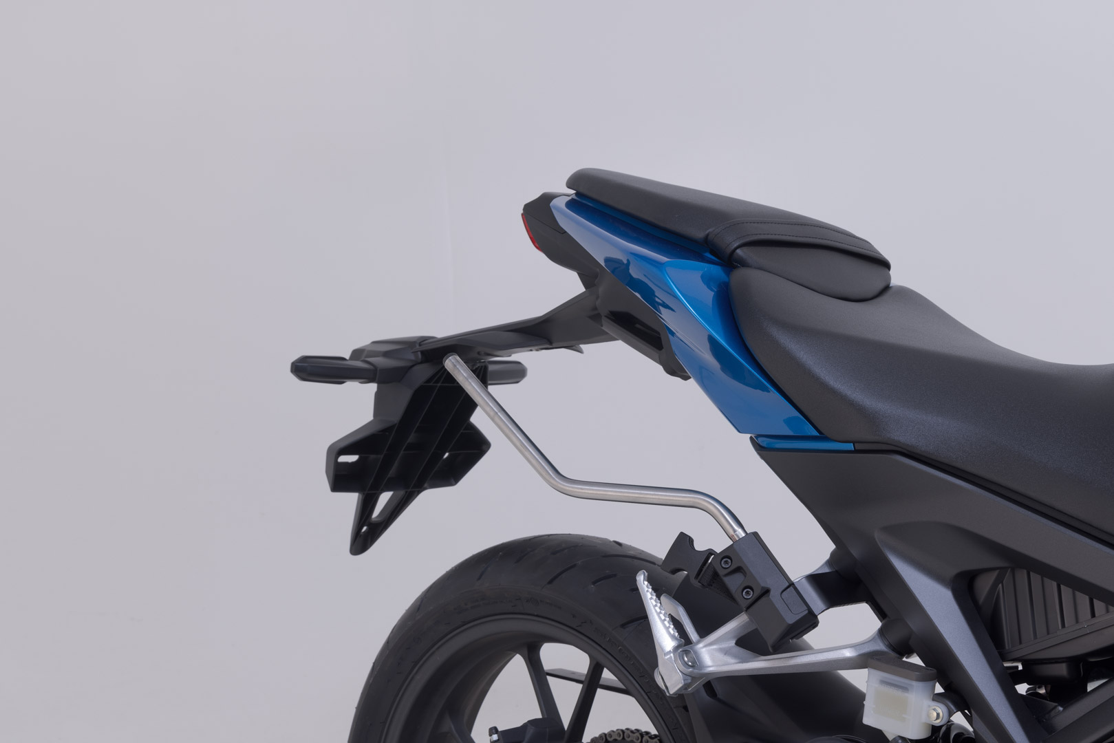 Set de geantă SW-Motech PRO BLAZE H - Negru. Honda CB125R (17-). Figura 4