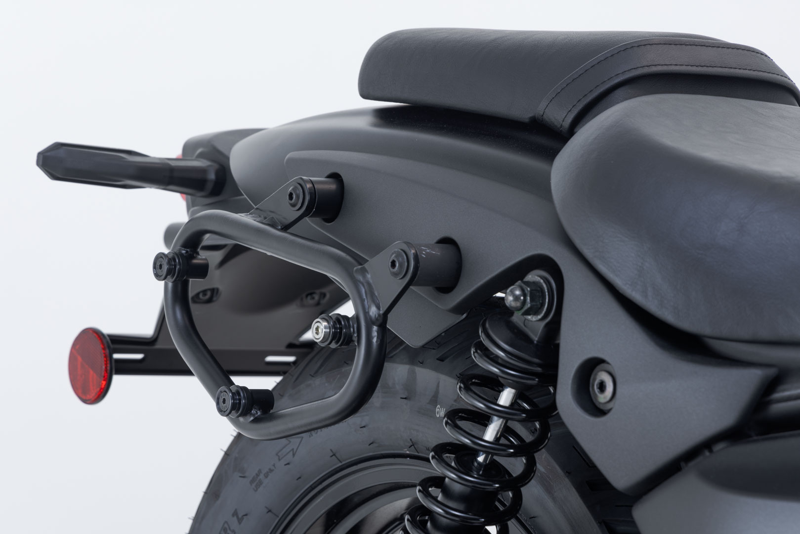 SW-Motech SLC side carrier right - Kawasaki Eliminator 500 (23-). Figure 5
