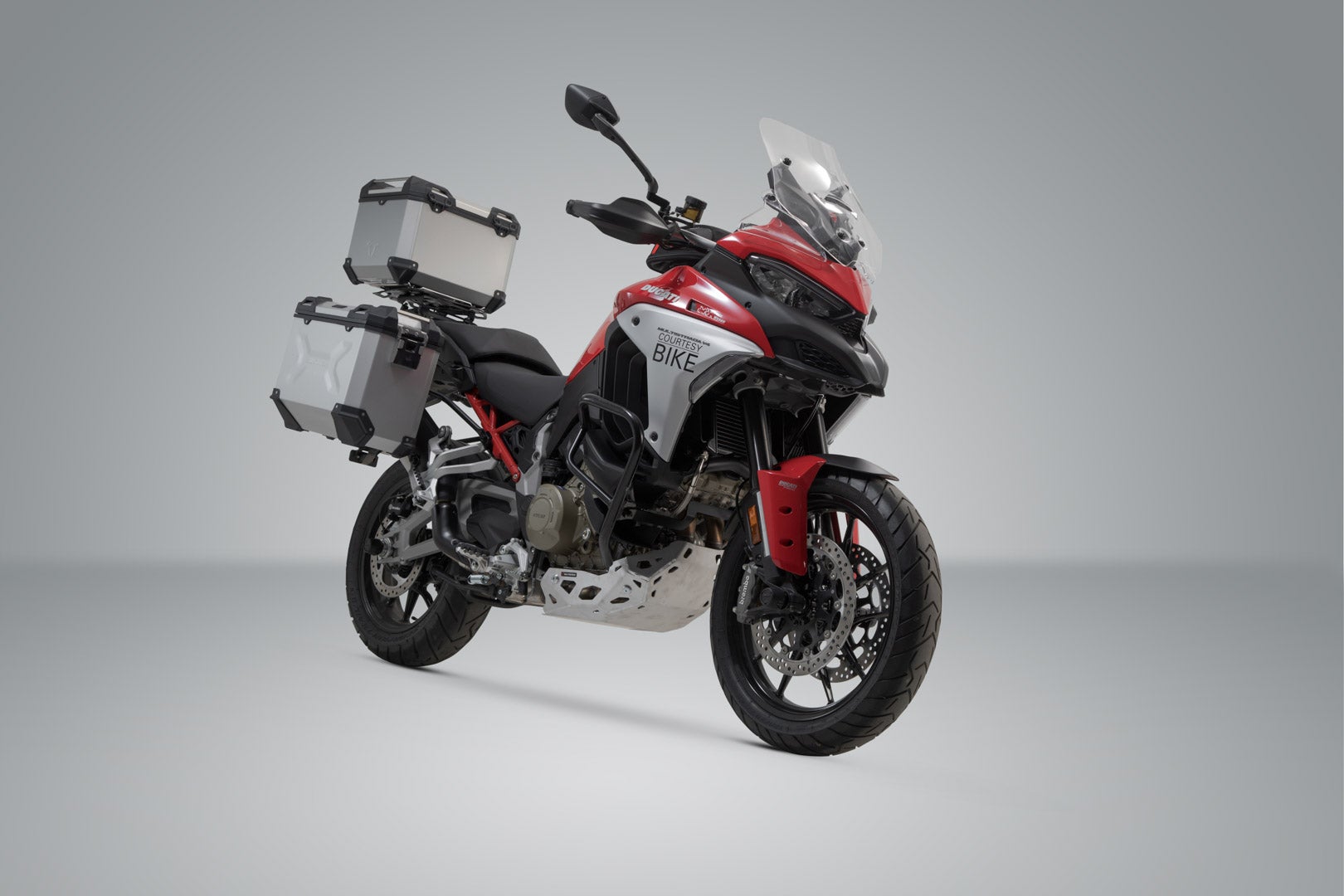 SW-Motech Adventure set TRAX ADV US-model - Silver. Ducati Multistrada V4 (20-). Figure 2