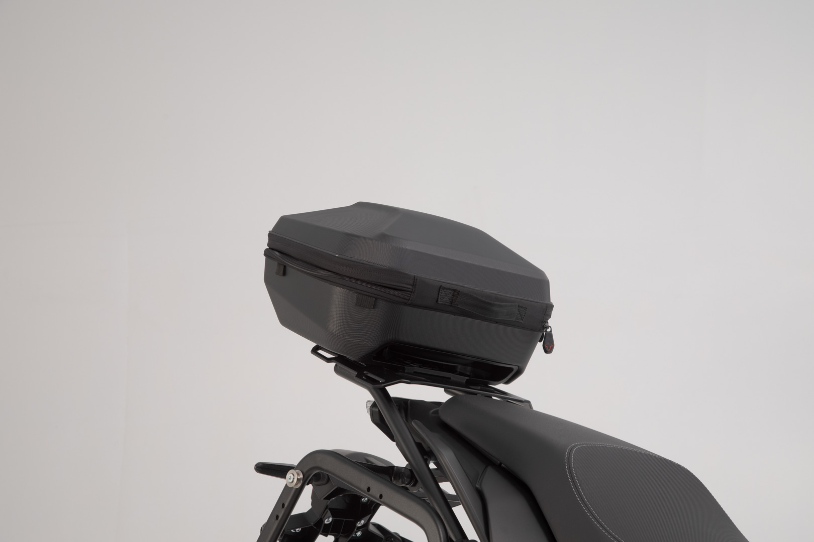 Sistem de carcasă superioară SW-Motech URBAN ABS - Negru. Yamaha MT-07 Tracer (16-). Figura 5