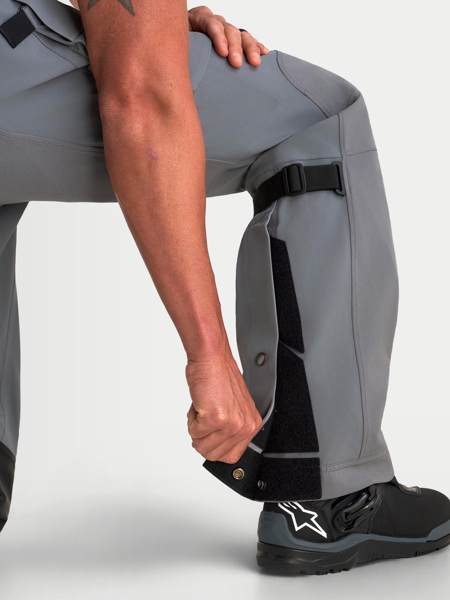 Alpinestars Maxdura Drystar XF Pantalon textile de moto imperméable Gris/Noir XL Figure 8