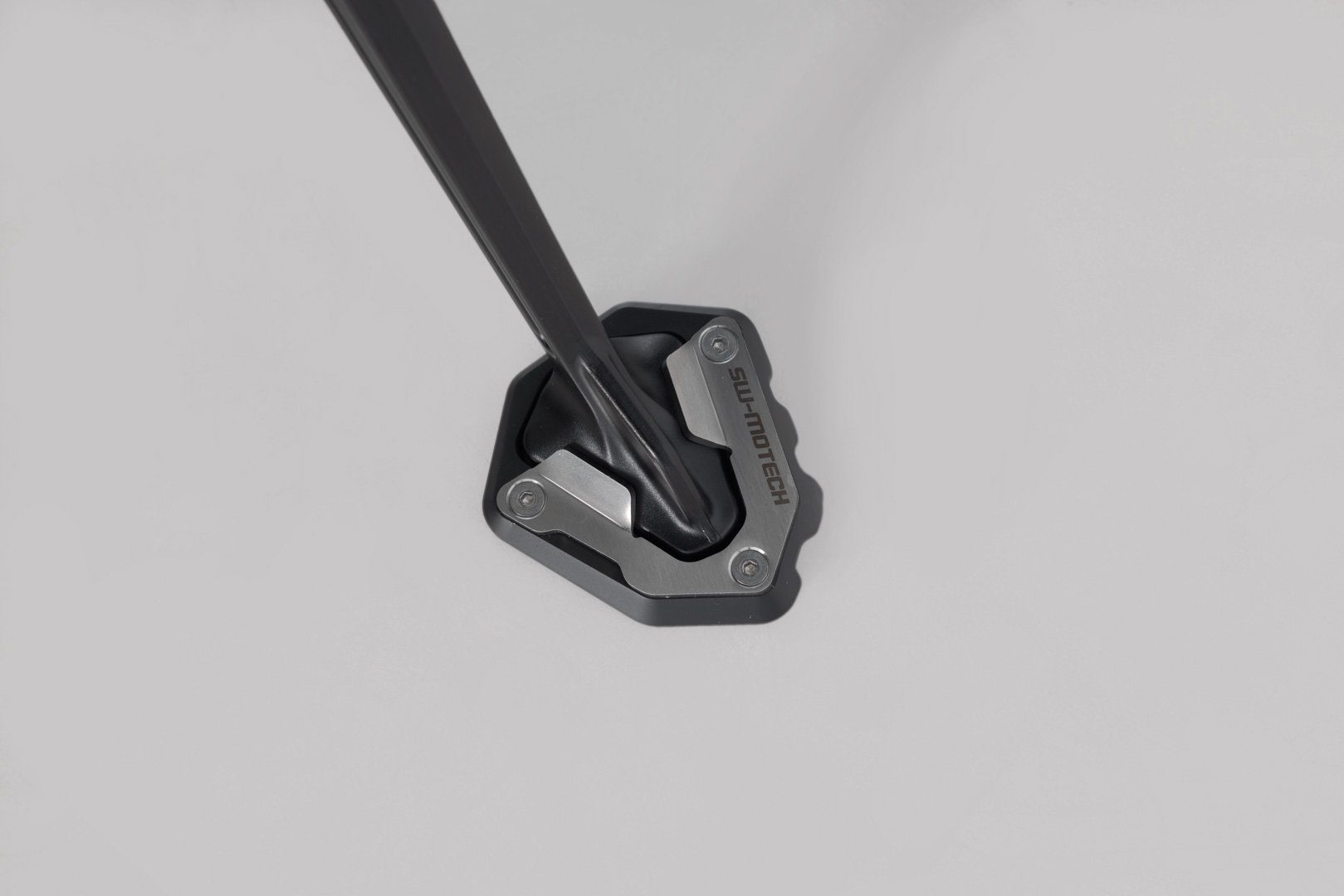 Extensie SW-Motech pentru piciorul lateral - Negru/argintiu. KTM 1290 Super Adventure/S (21-). Figura 3