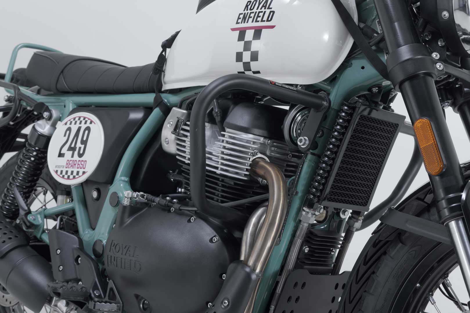 SW-Motech Krockbåge - Svart. Kunglig Enfield Björn 650 (23-). Figur 5