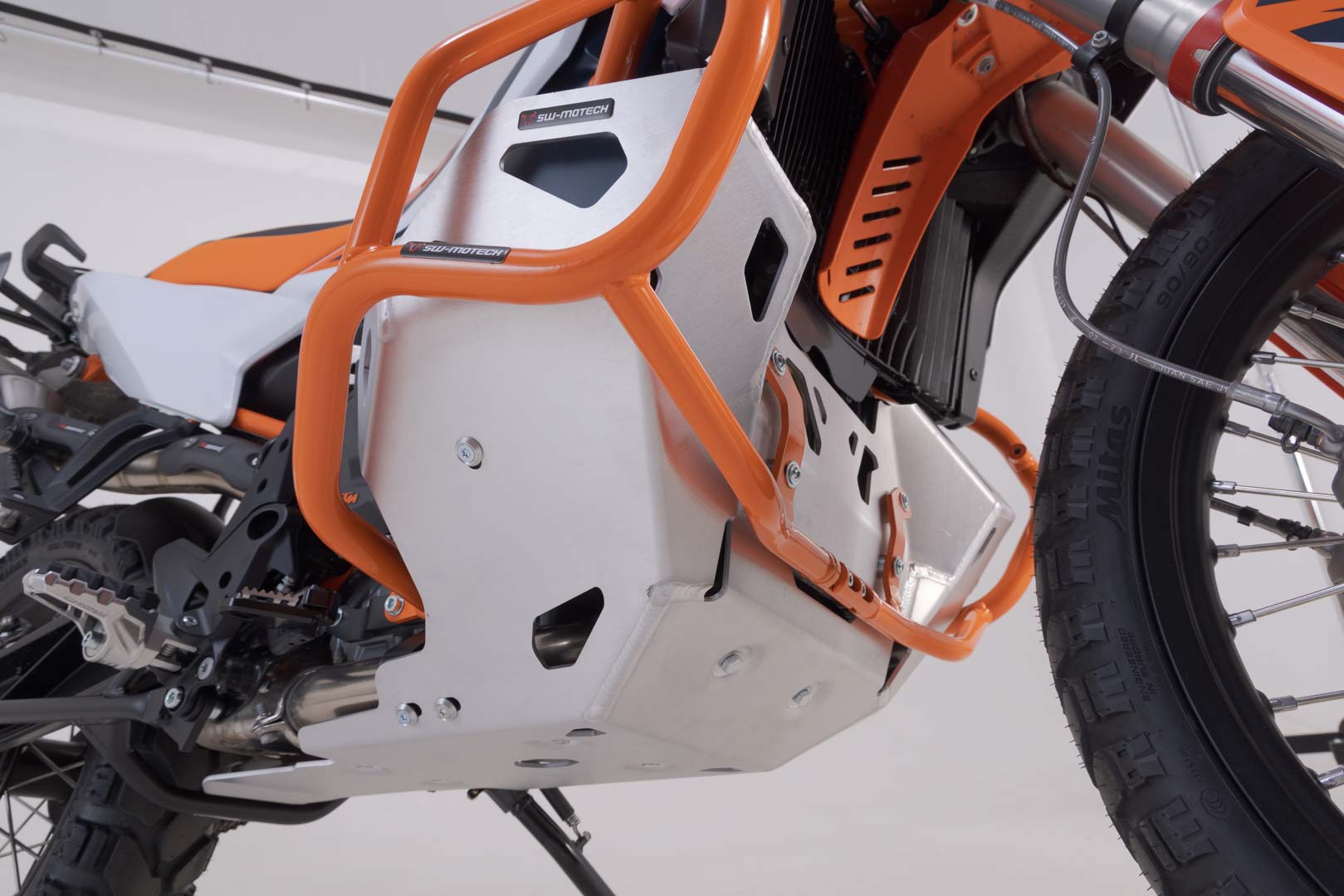 SW-Motech Motorskydd - Silver. KTM 790 Adv/R, 890 Adv/R Figur 4