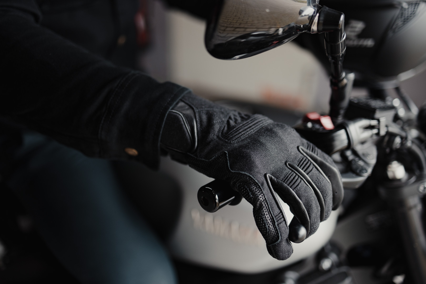 Merlin Mahala Raid D3O Motorcycle Gloves black XL Figure 4