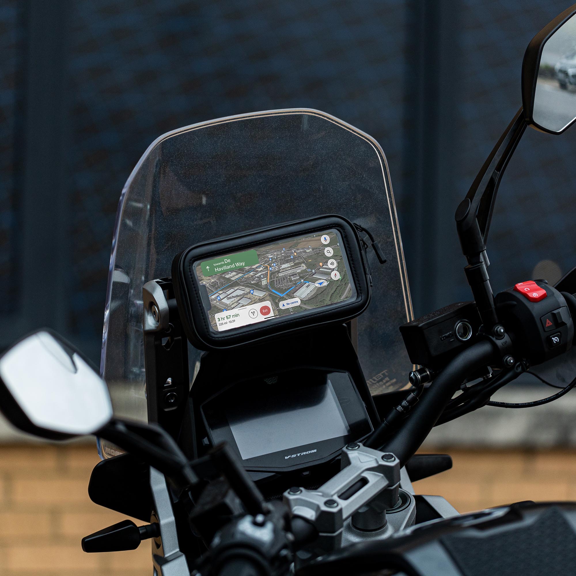 Side view of Oxford CLIQR Universal Phone Case