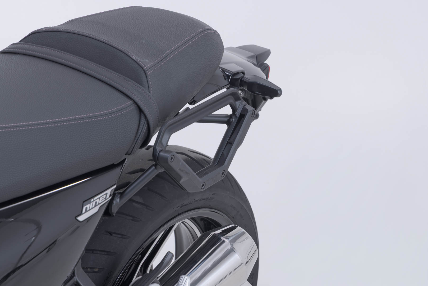 SW-Motech V-LOC Sidohållare vänster - BMW R 12 S / R 12 nioT (23-). Figur 4