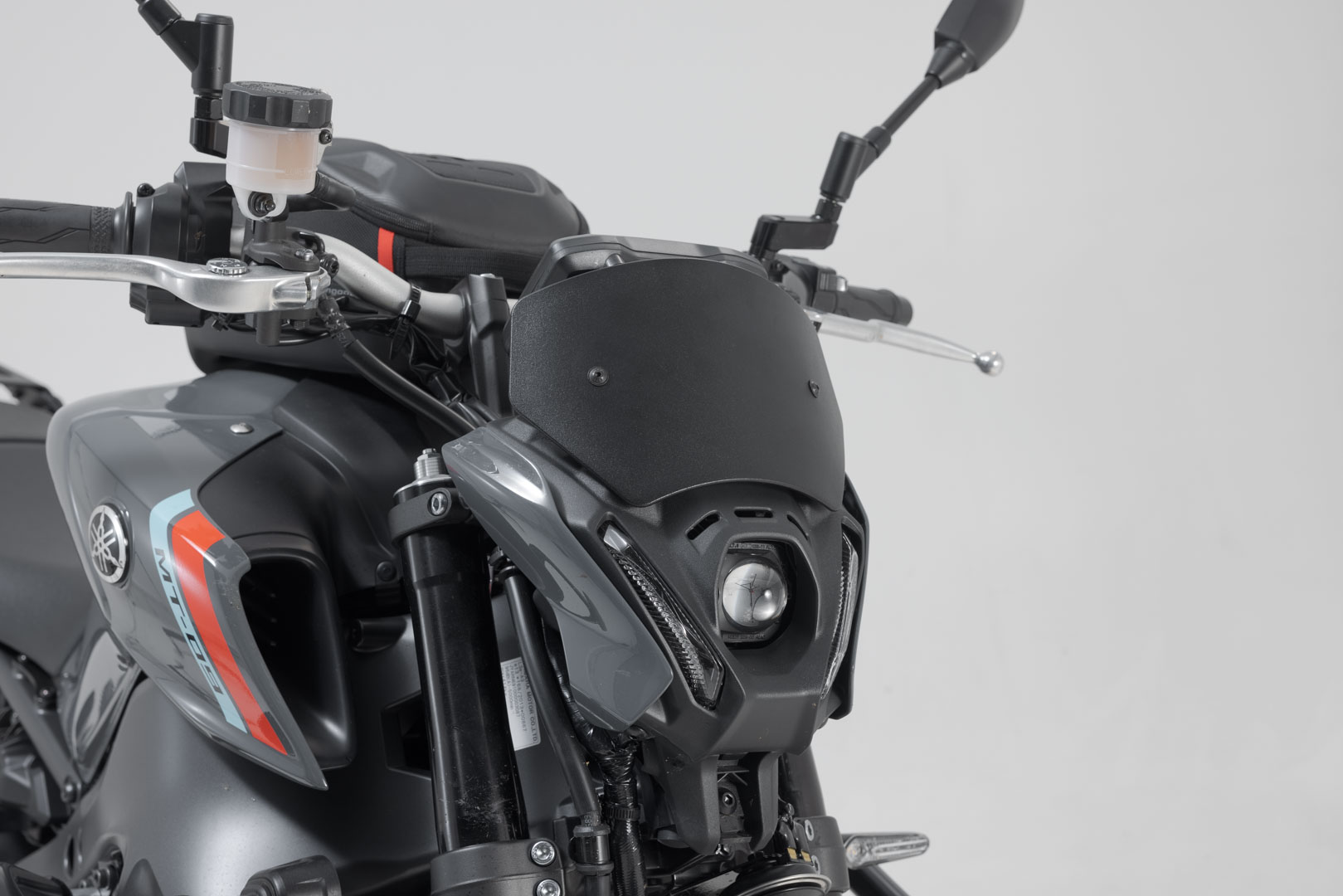 Parbrizul SW-Motech - Negru. Yamaha MT-09 / MT-09 SP (20-23). Figura 2