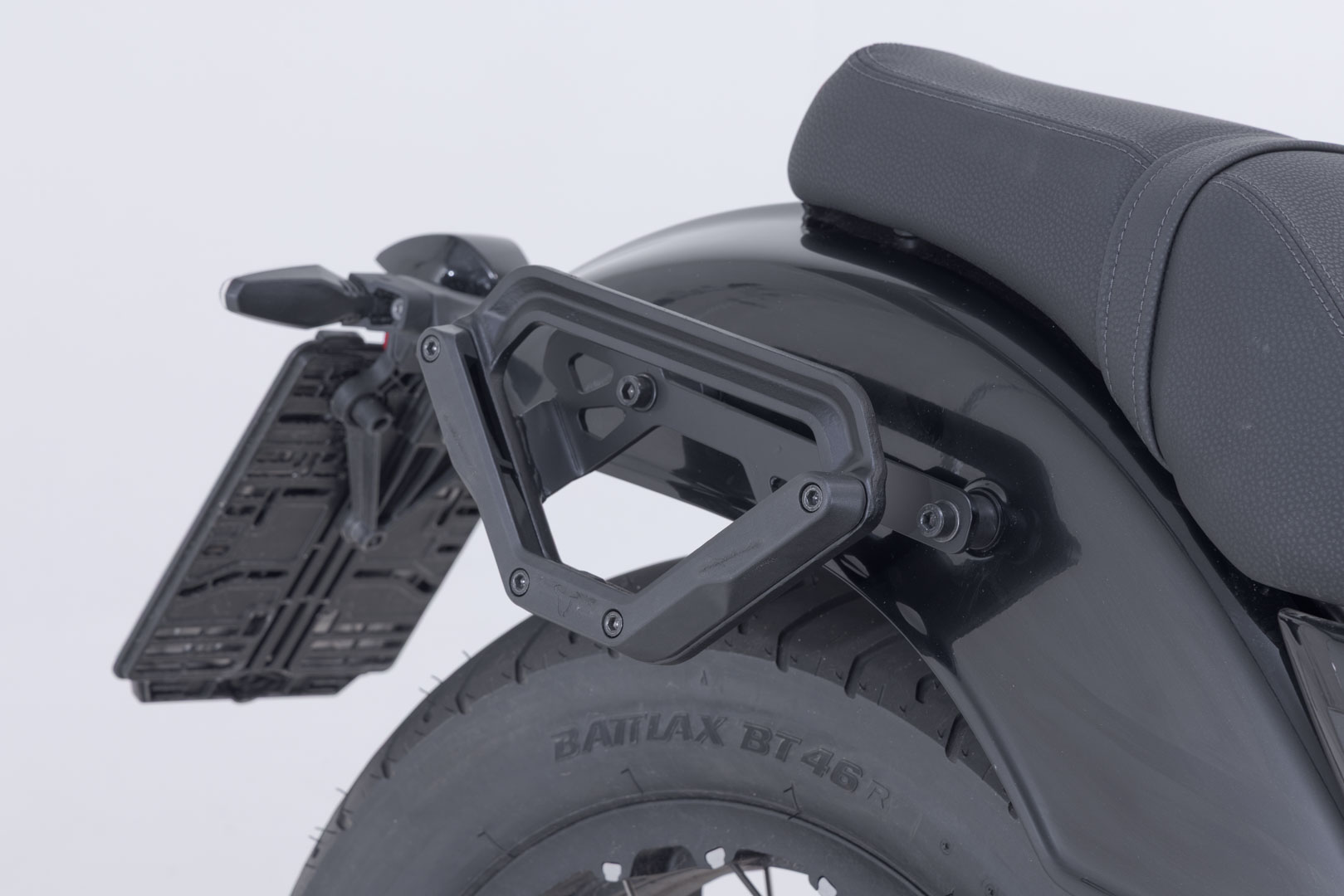 SW-Motech Side Bag WP-system V-LOC - 16 l. BMW R 12 (23-). Figur 4
