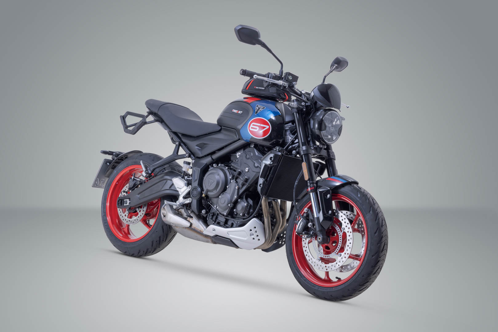 SW-Motech V-LOC Side Carrier höger – Triumph Trident 660 (21-25). Figur 2