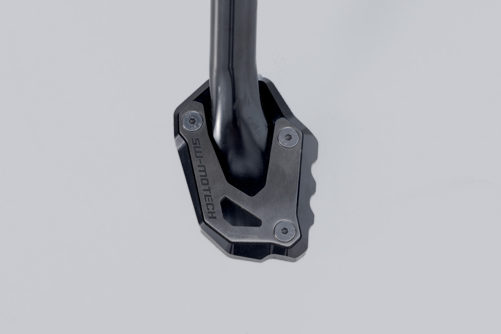 Extensie SW-Motech pentru piciorul lateral - Negru/argintiu. Suzuki V-Strom 1050DE, aprilie RS 457. Figura 2