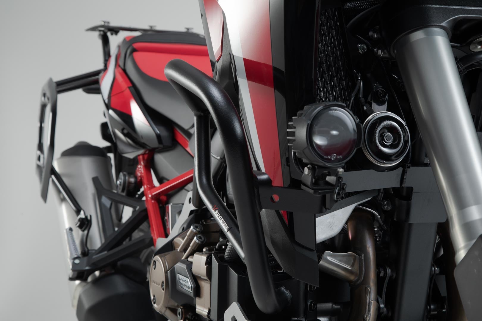 SW-Motech Suporte de luz - Preto. Honda CRF1000L/CRF1100L com barra de colisão. Figura 4